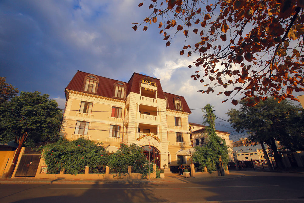 Hotel Eden Iasi Exterior photo